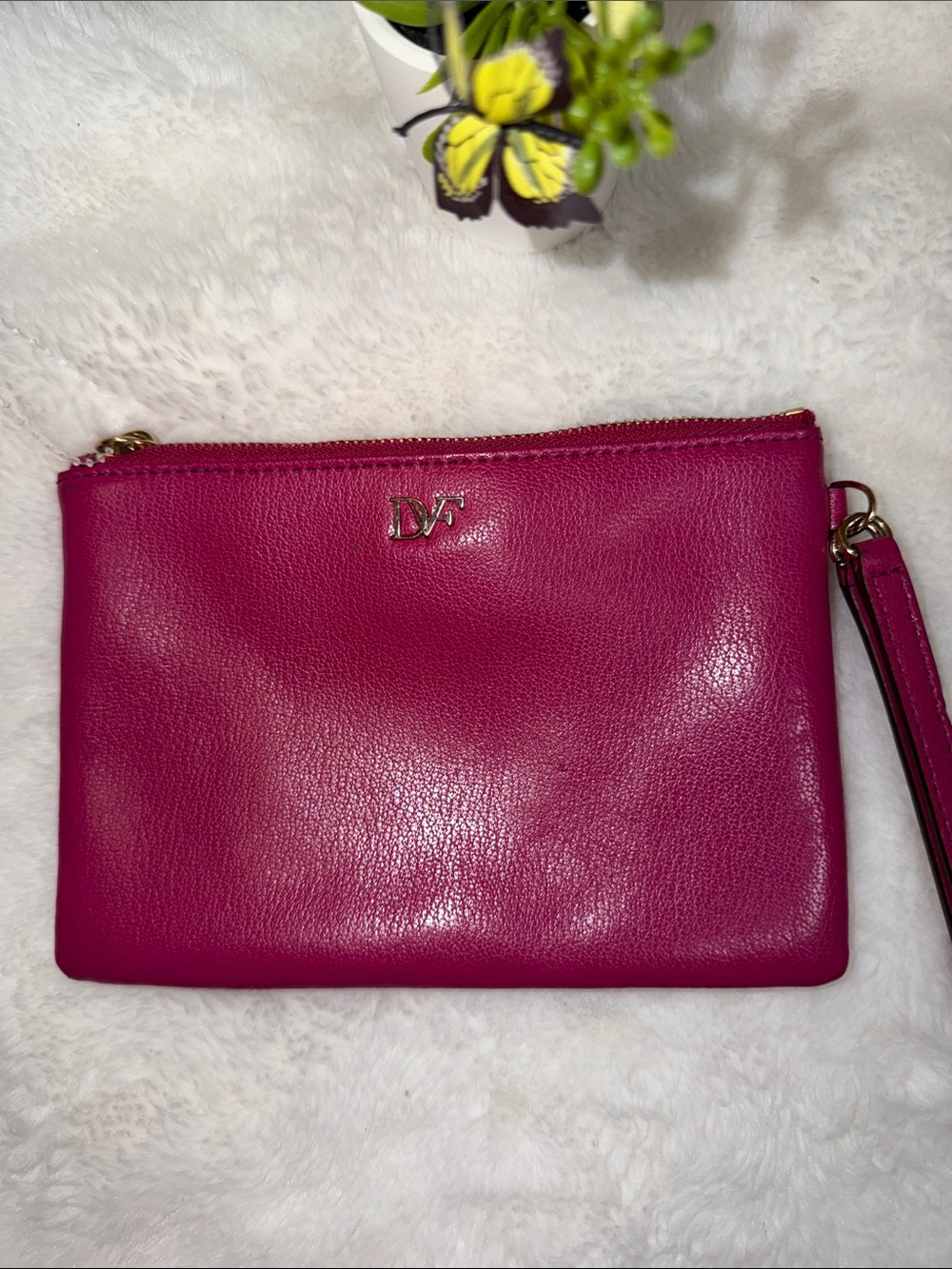 🔥 NEW DVF Diane von Furstenberg Hot Pink Wristlet  NWOT
